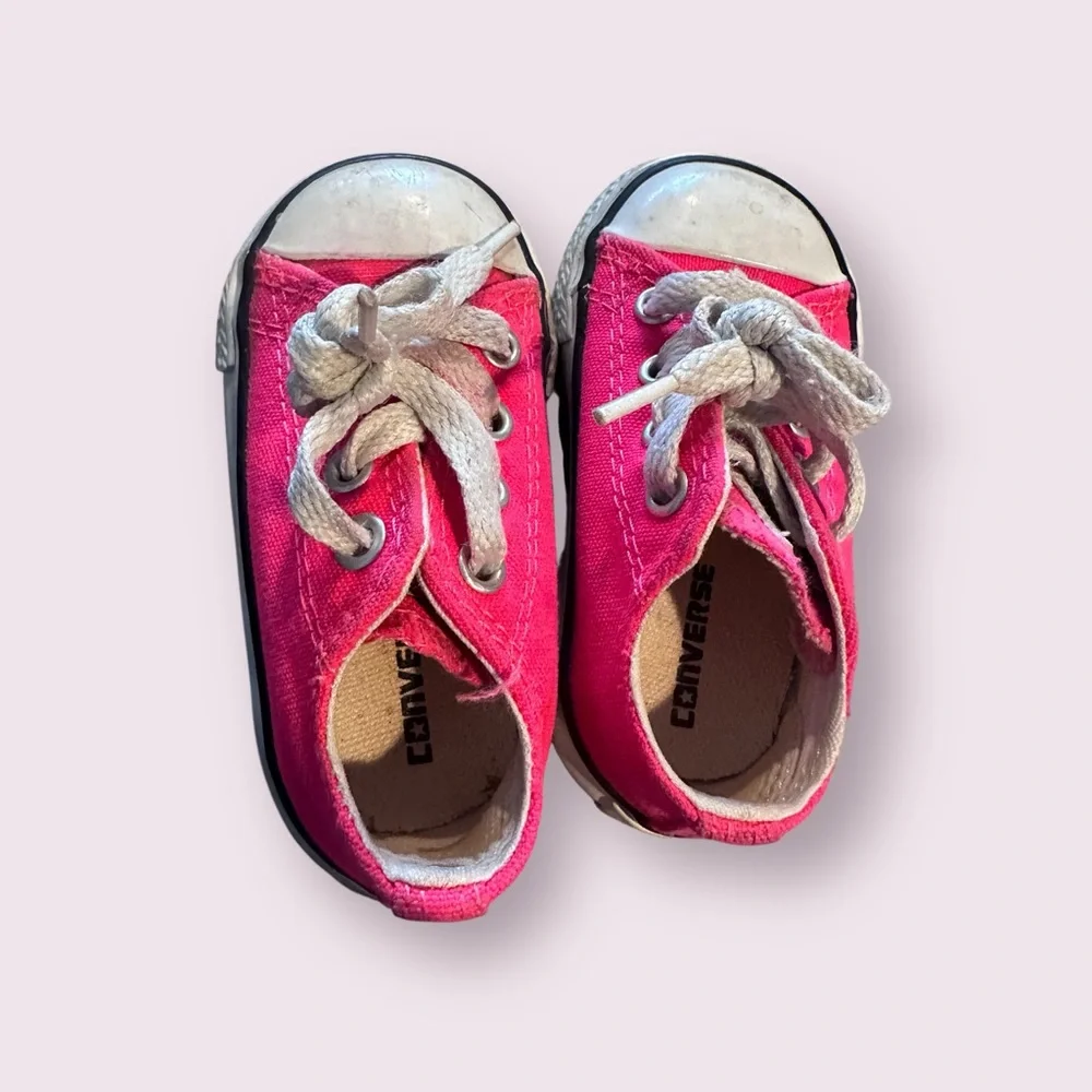 Infant Hot Pink Converse Chuck Taylor All Star Low Top Canvas Sneakers Size 4